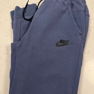 Nike Sportswear Tech Fleece Joggers in Marine Blue / Black